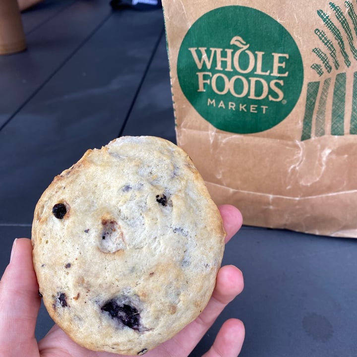photo of Whole Foods bakery Vegan Blueberry Scone shared by @shellyaroundtheworld on  20 Sep 2021 - review