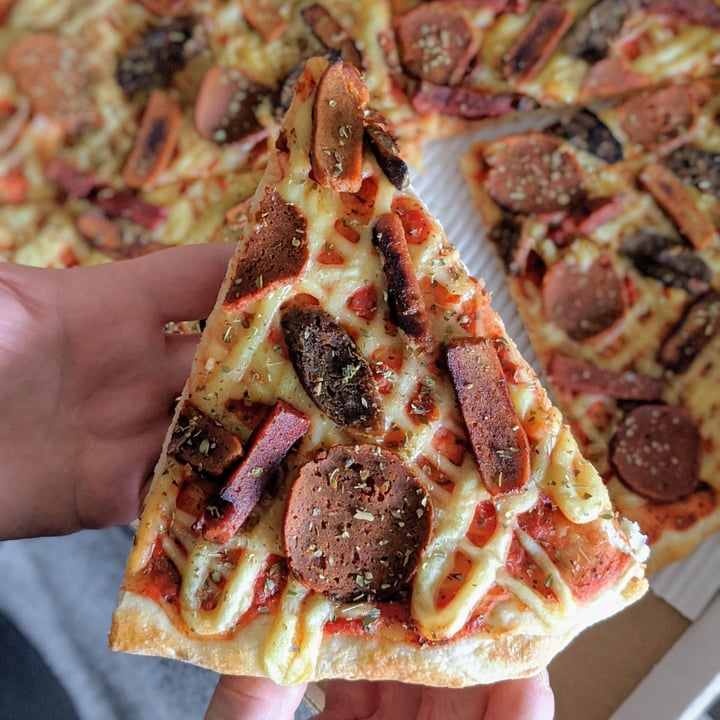 photo of FGF Vegan - Fackin Good Food Meat Lovers Pizza shared by @ttvqueenvegan on  14 Oct 2020 - review