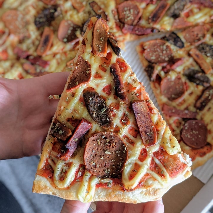 review photo of FGF Vegan - Fackin Good Food Meat Lovers Pizza shared by @ttvqueenvegan on 14 Oct 2020 - review