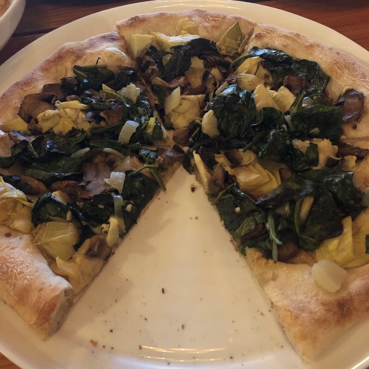 photo of Ruddy Duck Brewery & Grill Spinach, mushroom, artichoke pizza shared by @ajb84 on  18 Apr 2019 - review