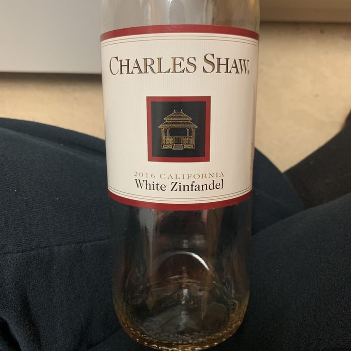 review photo of Trader Joe's Charles Shaw white Zinfandel shared by @dungster69 on 30 Dec 2020 - review