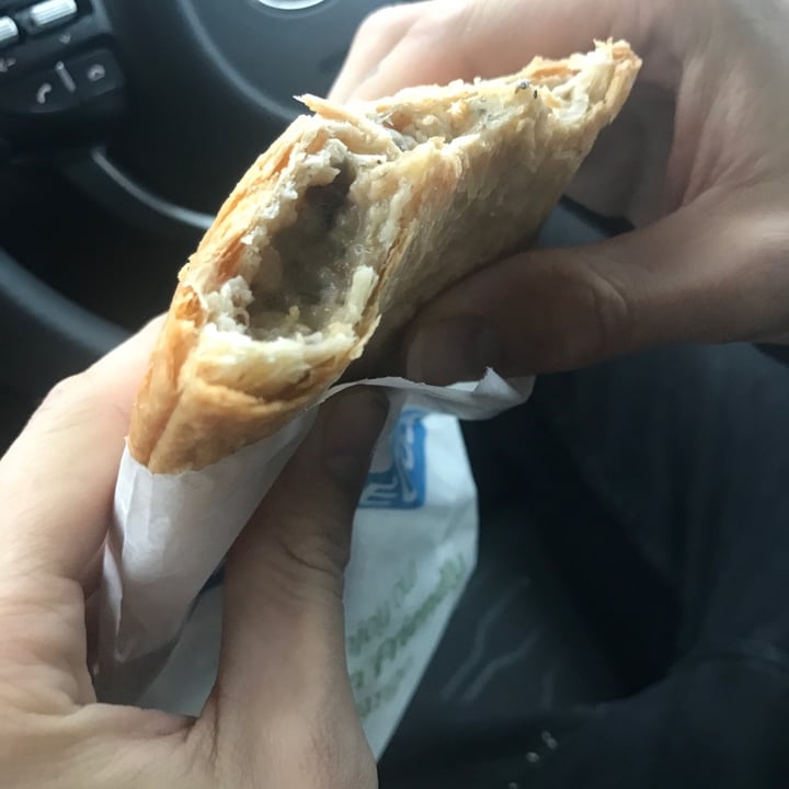 photo of Greggs Vegan Festive Bake shared by @annbience on  14 Jan 2022 - review