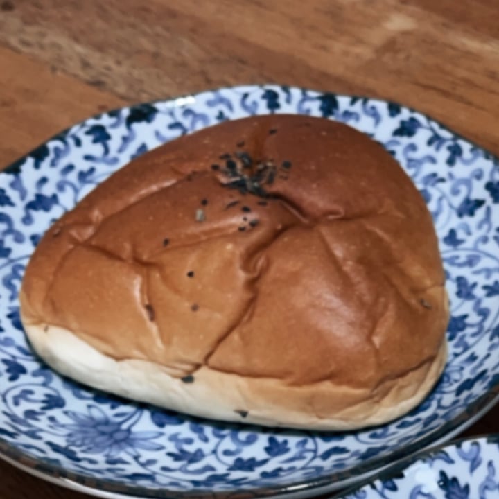 review photo of Mama Patisserie Curry bun shared by @reg- on 09 Dec 2020 - review