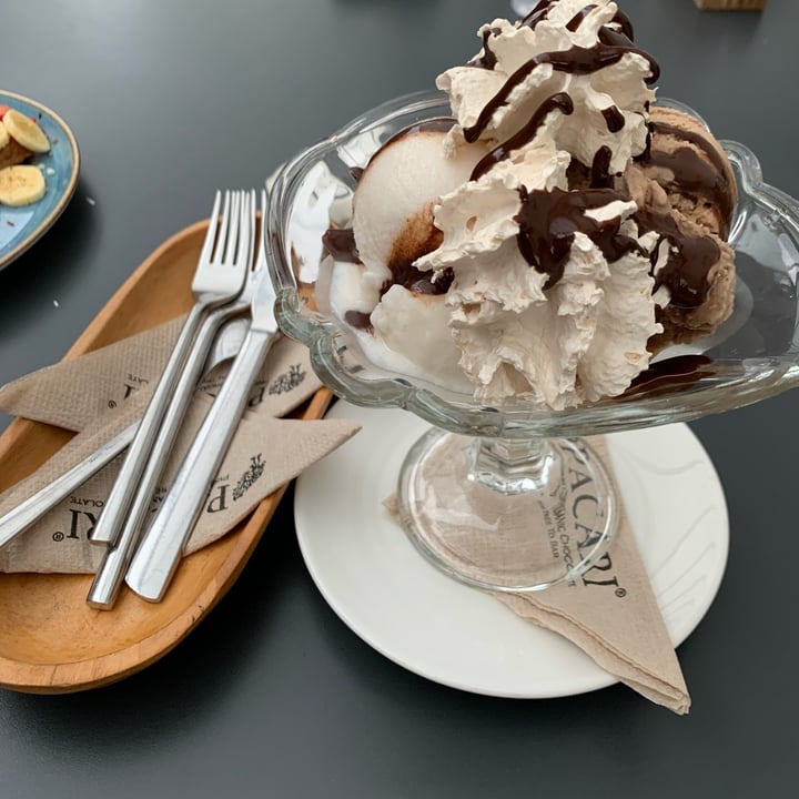 photo of Pacari icecreem vegam chocolate shared by @tommasoleoni on  29 Apr 2022 - review