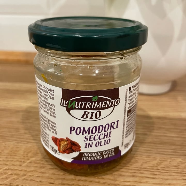 review photo of Il nutrimento bio organic pomodori secchi in olio ( Con Capperi ) shared by @ilafalorsa on 22 Jun 2022 - review