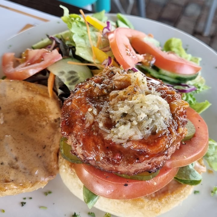 photo of Asher's Corner Cafe @ Ashers Farm Sanctuary Beyond Burger shared by @vegankitchensa on  03 Aug 2022 - review