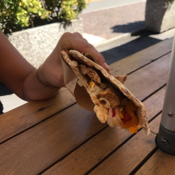 photo of Tiratardi Piadina con affettato veg, cipolla e peperoni shared by @abesart on  24 Aug 2022 - review