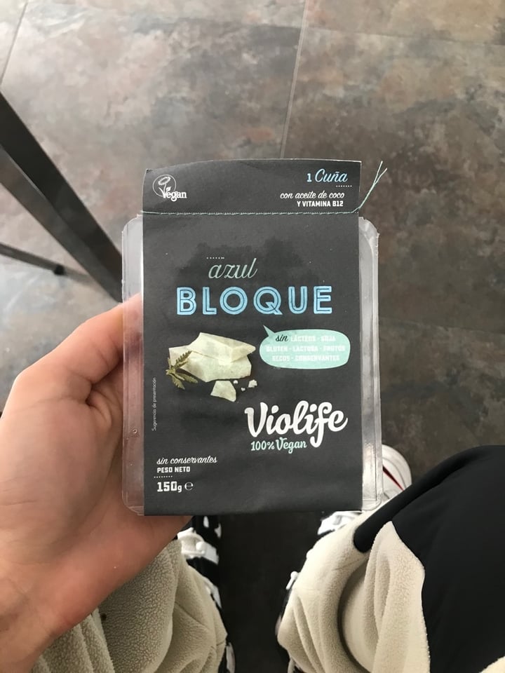 photo of Violife Bloque Queso Azul shared by @xyzthomson on  04 Dec 2019 - review