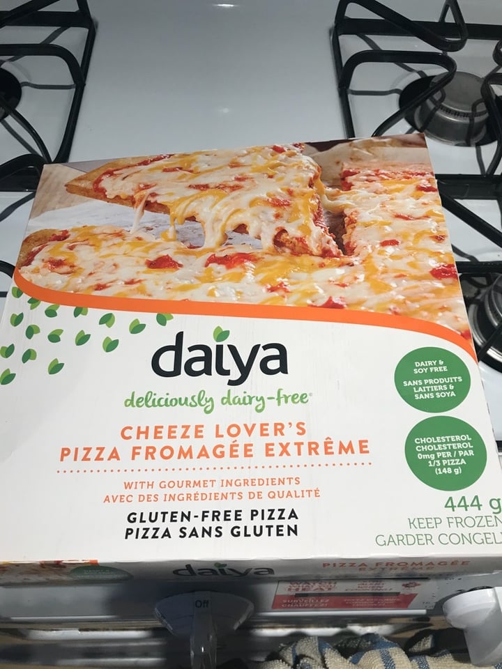 review photo of Daiya Cheeze Lover’s Thin Crust Gluten-Free Pizza shared by @llovevegan on 19 Apr 2020 - review