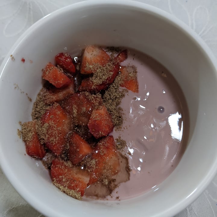 photo of Alpro Yogurt Frutos Rojos y Dátiles shared by @vanessaprats on  28 Feb 2022 - review