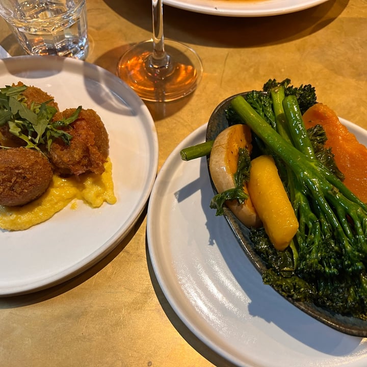 photo of The Windmill Pub Stuffed Butternut Squash, Lentil, Cavils Nero, Broccoli, Fig And Beets shared by @kelliebb on  06 Nov 2022 - review
