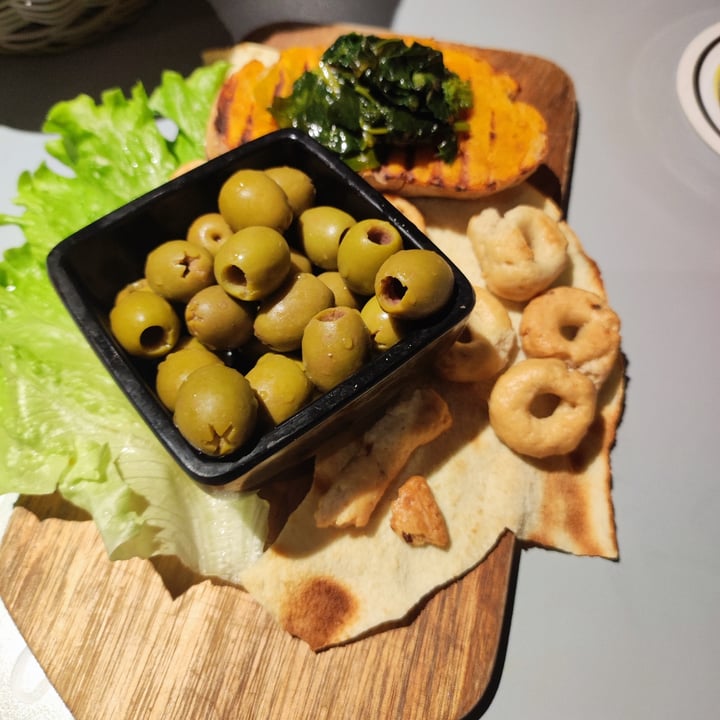 photo of GhePensiMI Antipasto Vegano shared by @lapalissia on  10 Dec 2022 - review