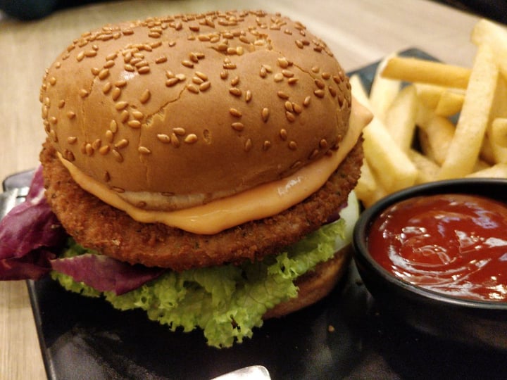 photo of GreenDot Westgate Andalusian Tomato Sauce Soy Burger shared by @mikebroadhead on  17 Aug 2019 - review