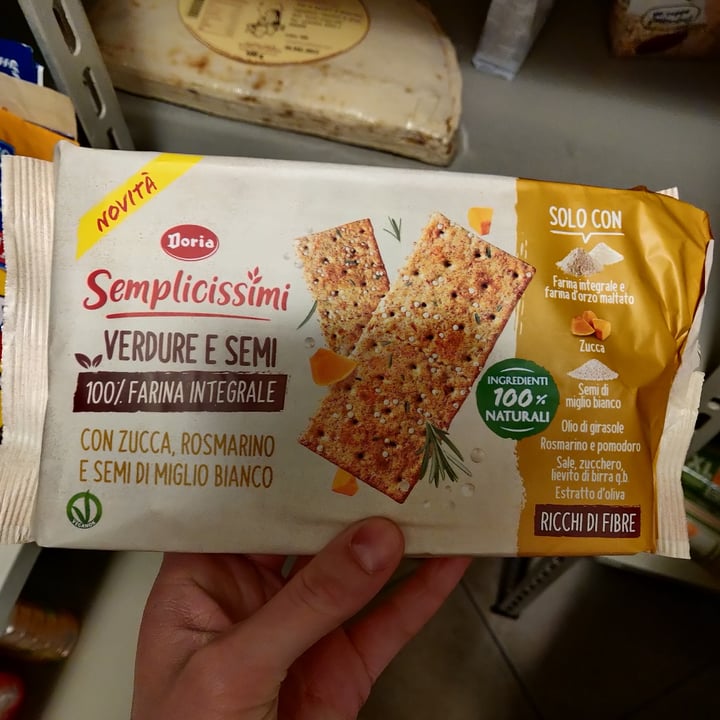photo of Doria Crackers verdure e semi shared by @nat00 on  15 Apr 2022 - review