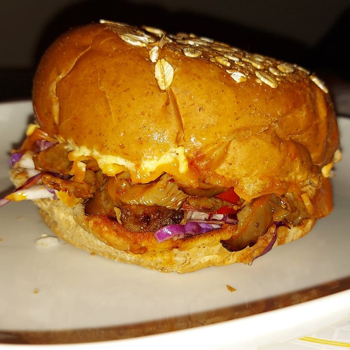 photo of Vegan Beat Oyster Mushroom Burger shared by @lizadewet on  16 Nov 2020 - review