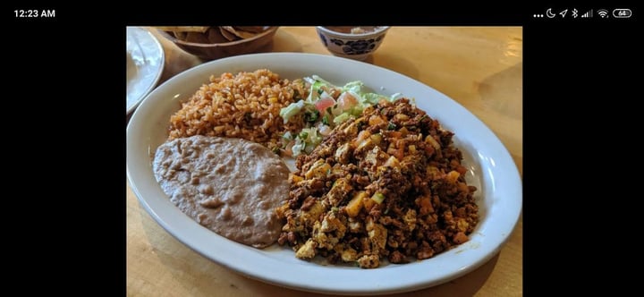 photo of Ranchos Cocina Huevo Revuelto De Tofu Con Arroz, Frijoles Y Chorizo shared by @memeli on  12 Jan 2020 - review