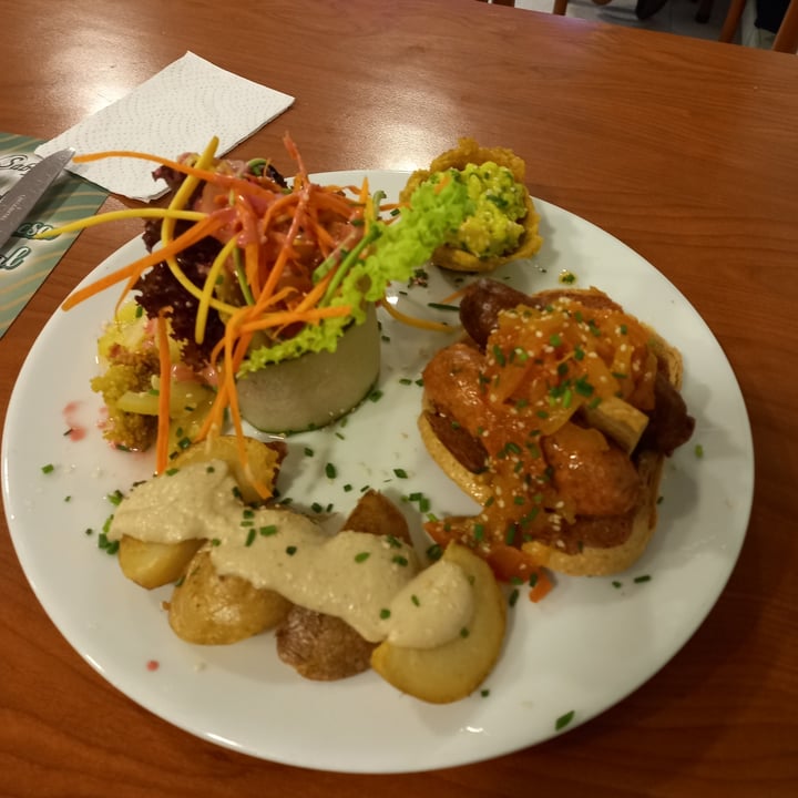 photo of Restaurante Vegetariano Sabyi Plato Argentino shared by @lauramartinezrom on  22 Mar 2022 - review