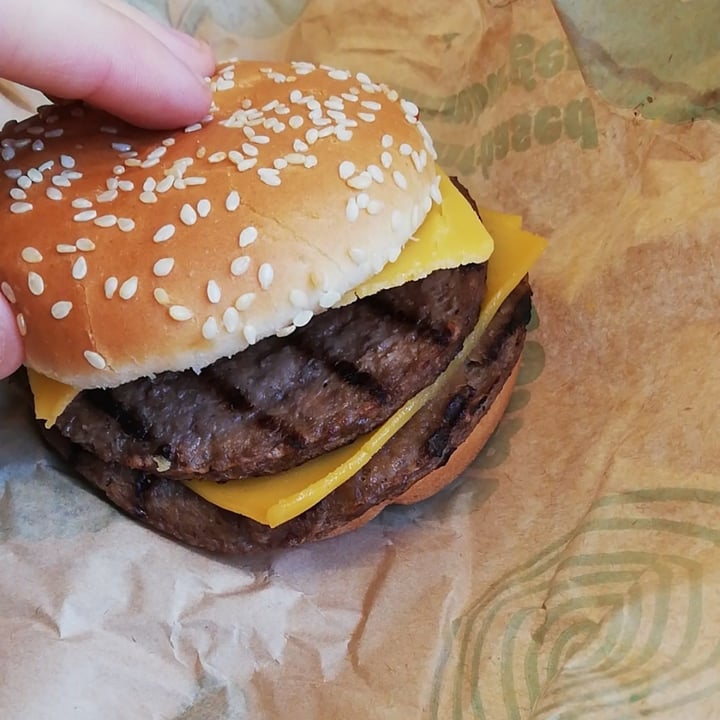 photo of Burger King Leicester Square Vegan Double Cheeseburger shared by @martirango on  06 Apr 2022 - review