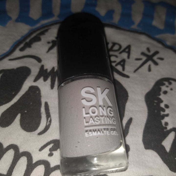 photo of Violetta cosméticos SK esmalte en gel gris shared by @danivegana1 on  01 May 2021 - review