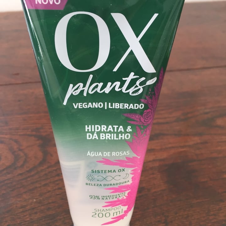 photo of Ox Ox plants shampoo vegano Cuida Couro & Fortalece  shared by @cristinaenjo on  28 May 2022 - review