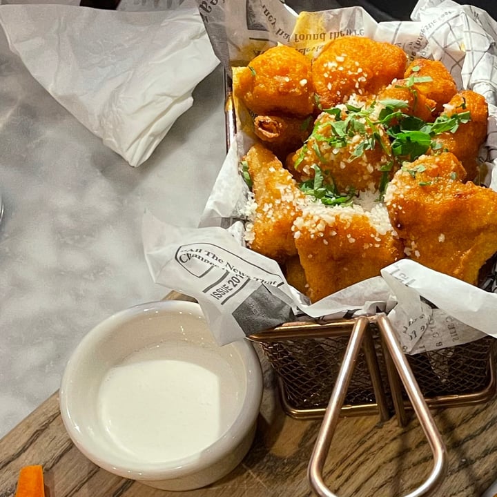 review photo of Willow Vegan Bistro Cauliflower Wings (Buffalo) shared by @ryantseng on 09 Aug 2021 - review