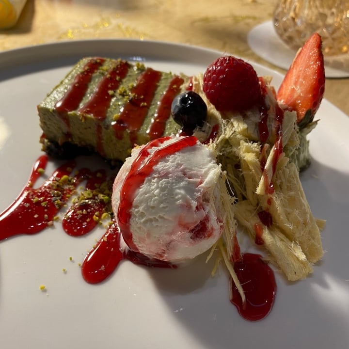 photo of Vrindaa Cheese cake al pistacchio e lamponi shared by @francifiore on  02 Apr 2022 - review