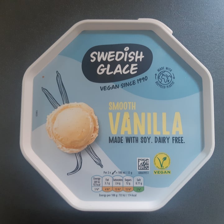 photo of Swedish Glace Smooth Vanilla ice cream tub shared by @anitalianintheuk on  26 Jun 2022 - review