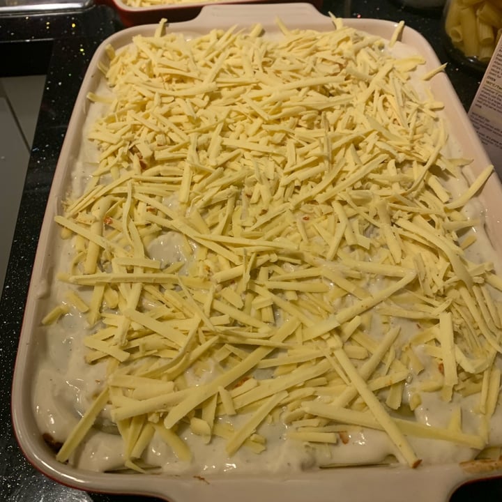 photo of Plant Kitchen (M&S) Bechamel Sauce shared by @beckyallott on  28 Jan 2022 - review