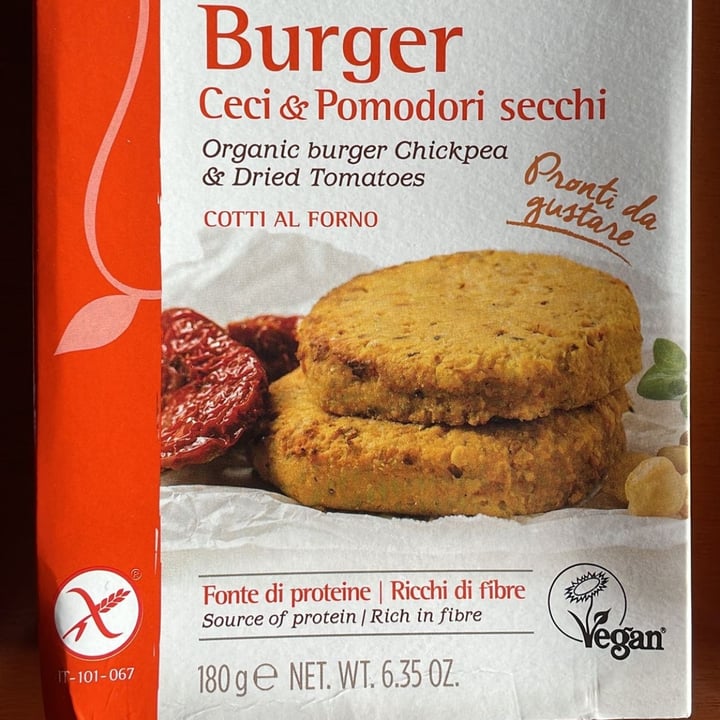 review photo of Germinal Bio Burger Ceci e Pomodori Secchi shared by @eticamenteincucina on 13 Apr 2022 - review