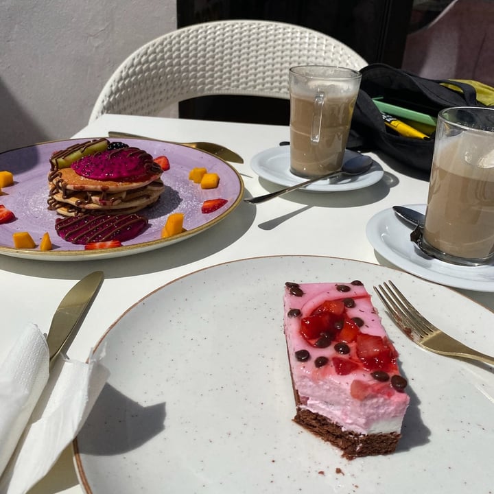 review photo of Crēme Café Cheesecake Alle Fragole shared by @glorig on 17 Sep 2022 - review