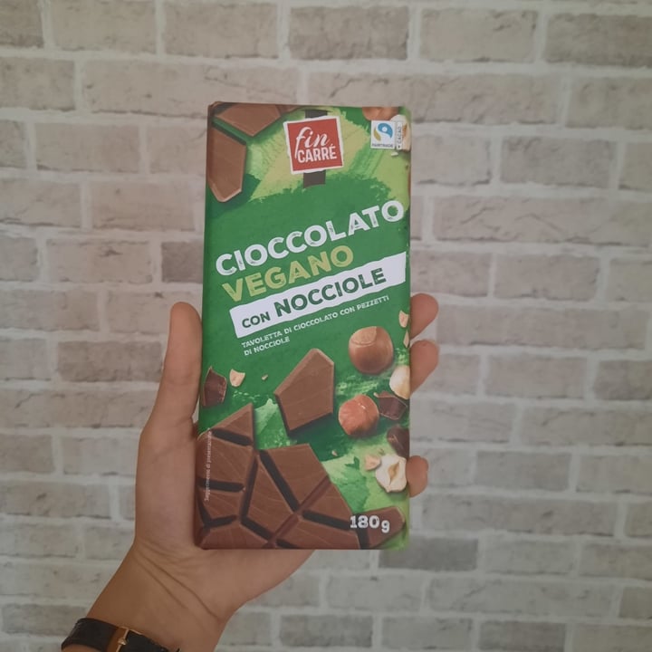 photo of Fin Carré Cioccolata vegana alle nocciole shared by @nonsonoveganoma on  16 Sep 2022 - review