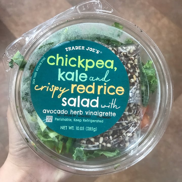 photo of Trader Joe's Chickpea, Kale, and Crispy Red Rice Salad shared by @hippiewannabe on  24 Jun 2022 - review
