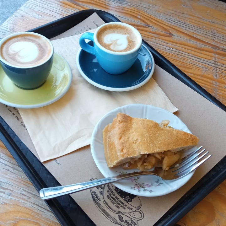 review photo of Hank Burger Le Capitaine Hank shared by @kuraudia on 04 Mar 2022 - review