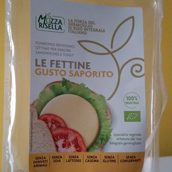 photo of Mozzarisella Le fettine gusto saporito shared by @susy80 on  23 Mar 2022 - review