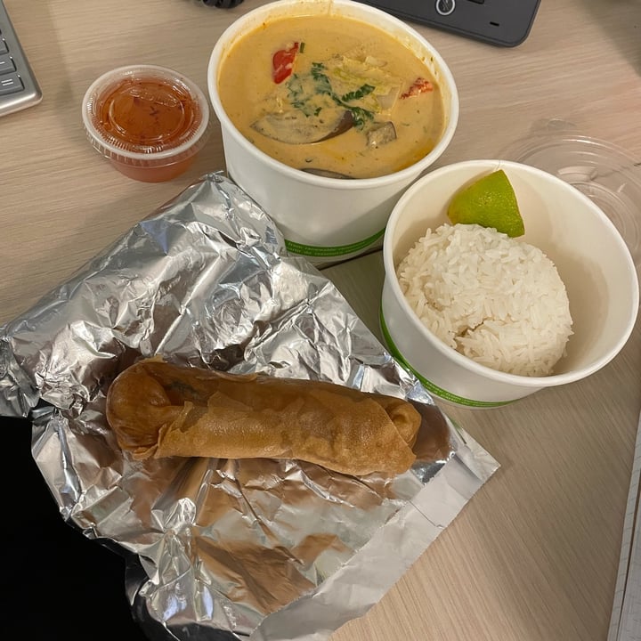 photo of Foo Asian Street Food Tofu Coconut Curry with Jasmine Rice and Spring Roll shared by @westcoastgaynadian on  09 Nov 2021 - review