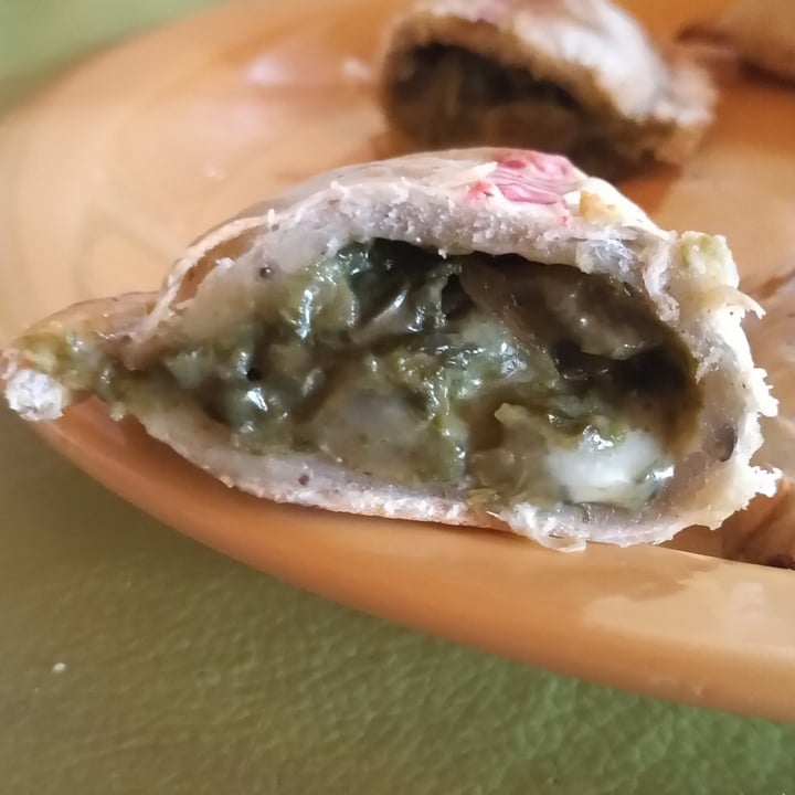 review photo of Olivia Empanadas & Pizza (Take away) - Gonnet Empanada De Verduras shared by @agusmayer on 23 Jan 2021 - review