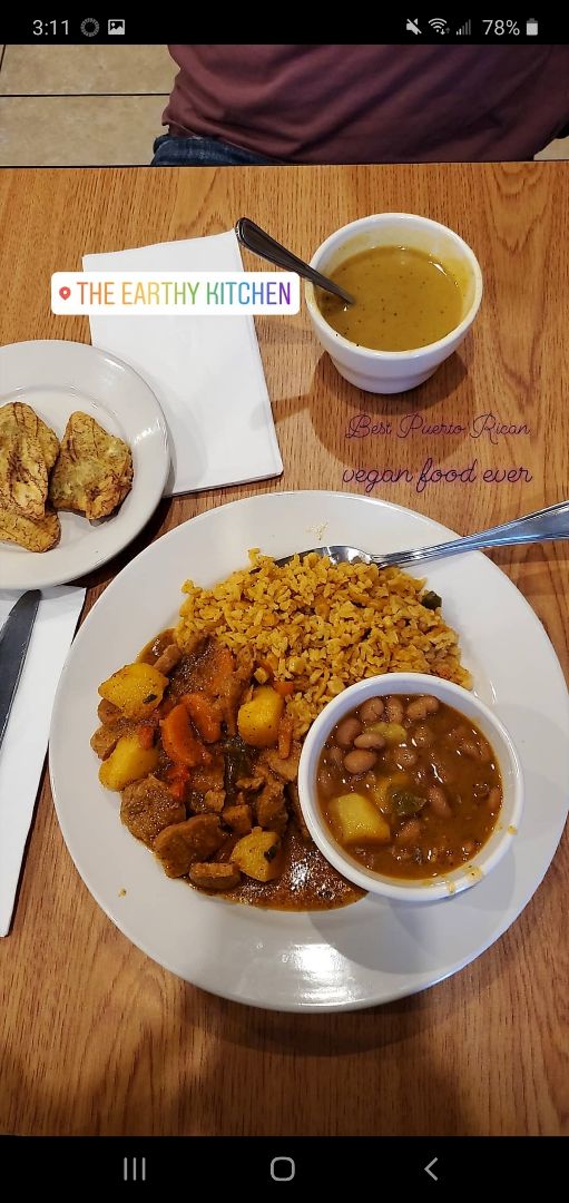 review photo of The Earthy Kitchen Soy-based-meat & Potatoes & Carrots with a side of rice and beans shared by @asukasana on 23 Mar 2020 - review