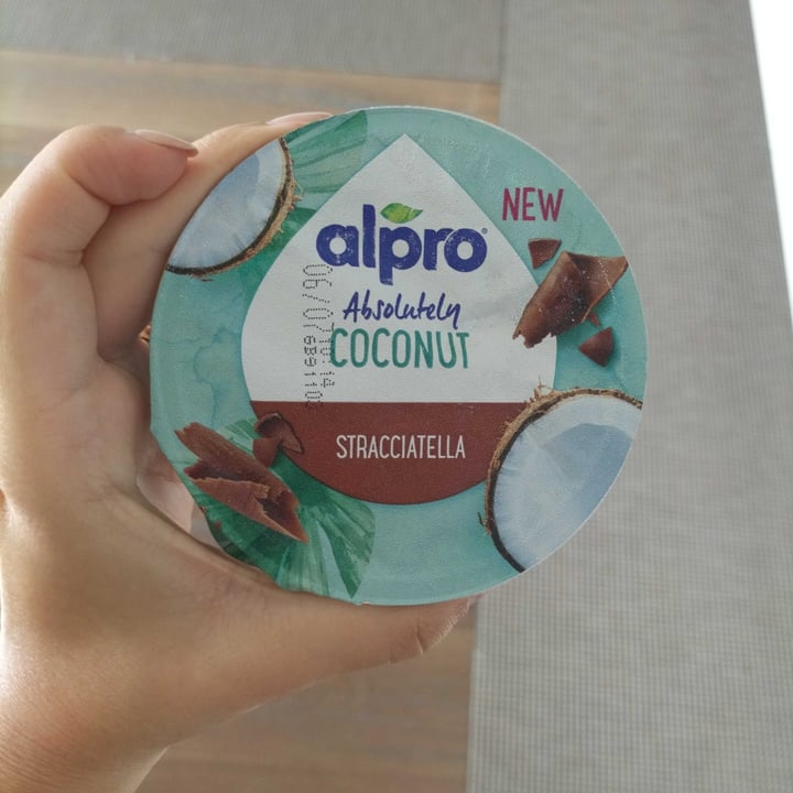 photo of Alpro Absolutely Coconut Stracciatella shared by @cinciallegra on  06 Jun 2022 - review