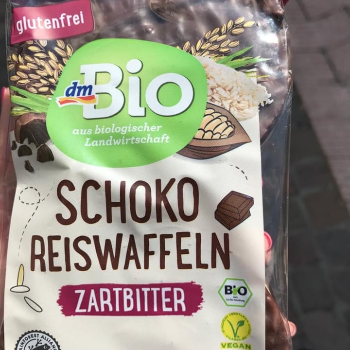review photo of dmBio Schoko Reiswaffeln Zartbitter shared by @tabacchi on 12 Jun 2022 - review