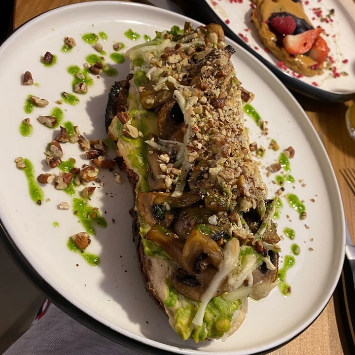 review photo of Osom Coffee Atelier La Reina Vegana shared by @pablofombuena on 06 Dec 2021 - review