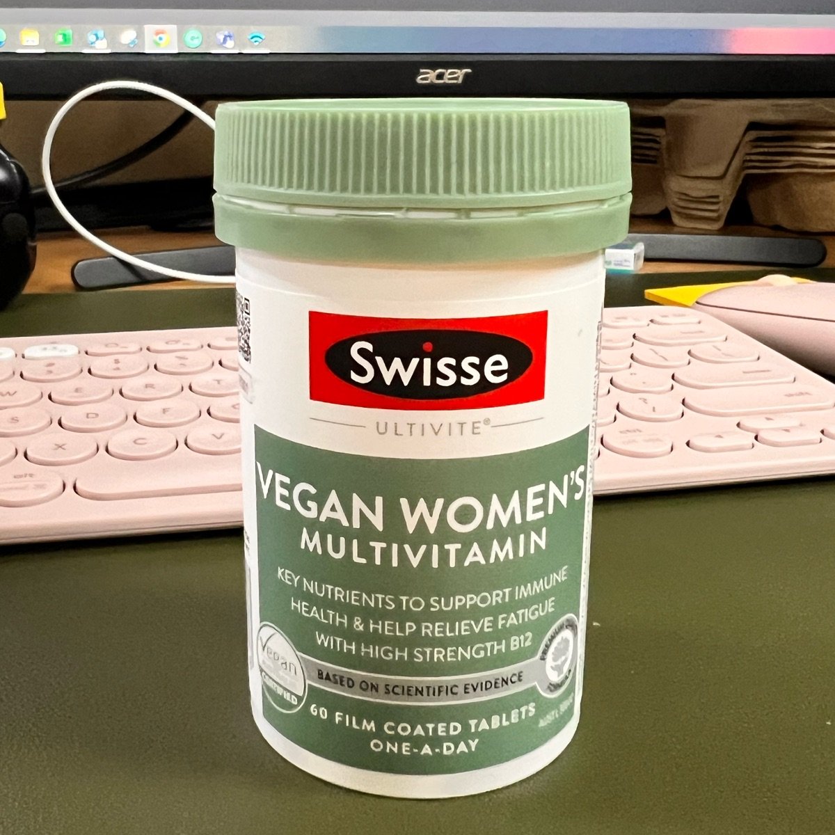 Swisse Vegan Women's Multivitamin Review | abillion