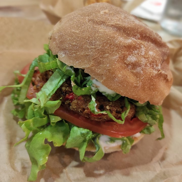 photo of Edgy Veggy Veggy Burger shared by @daniela94 on  25 Mar 2022 - review