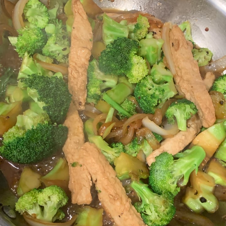 photo of Gardein Teriyaki Chick`n Strips shared by @unejanie on  04 Nov 2022 - review