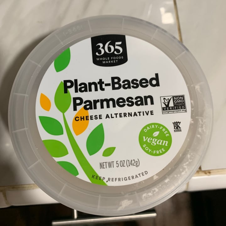 review photo of 365 Whole Foods Market 365 Plant-Based Parmesan shared by @xenenscott on 03 Nov 2020 - review