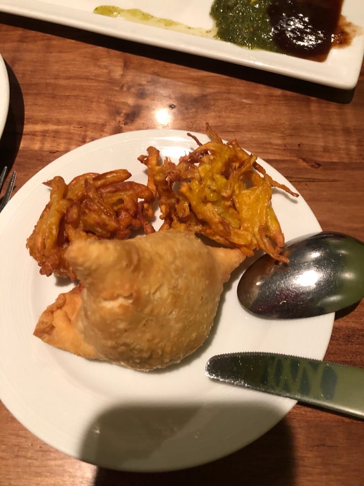 photo of Zaika Indian Cuisine Onion pakora and vegetable samosa shared by @badassvegangrrl on  25 Aug 2019 - review