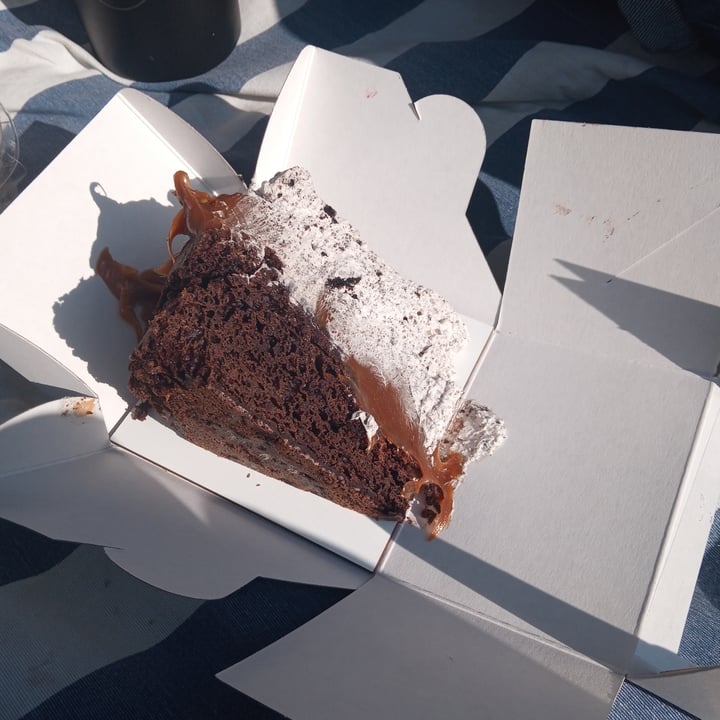 review photo of Kiki Pastelería Vegana Torta Brownie Oreo shared by @sofsofia on 29 Aug 2022 - review
