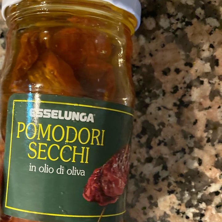 review photo of Esselunga Pomodori secchi shared by @eleocb on 11 Apr 2022 - review