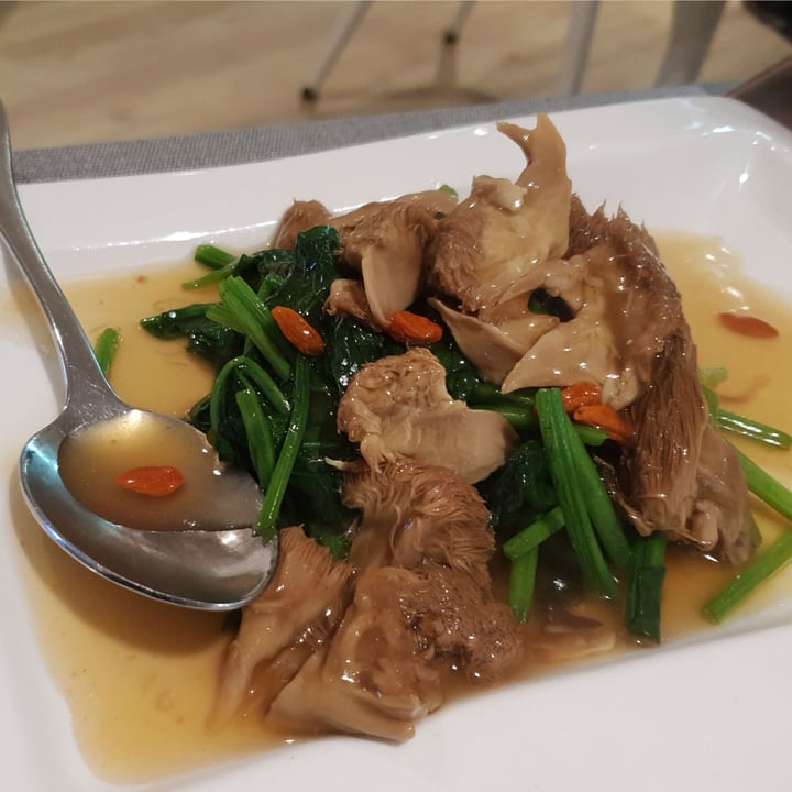 photo of Lotus Kitchen Braised mushrooms and vegetables shared by @ncyzz on  16 Jun 2020 - review