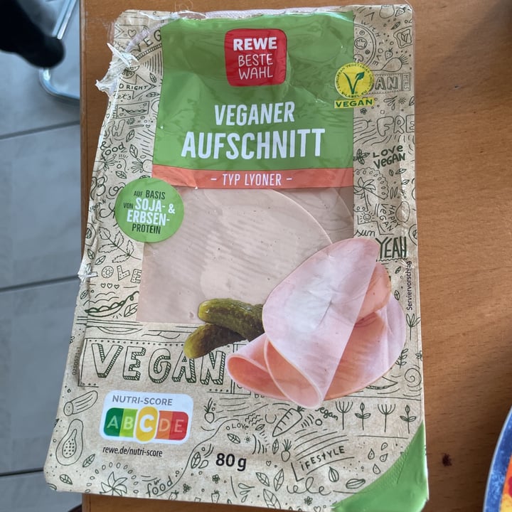 review photo of REWE Beste Wahl Veganer Aufschnitt - Typ Lyoner shared by @lisastr on 24 Aug 2021 - review