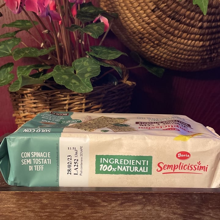 photo of I semplicissimi doria Crackers Spinaci E Semi Tostati Di Teff shared by @cora22 on  21 Nov 2022 - review